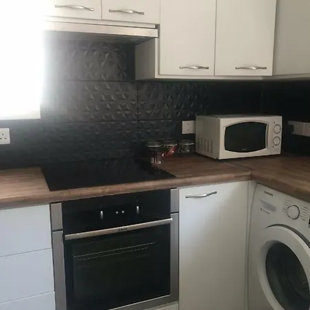 Apartment Nice Flat In The City Centre And 2 Min From Beach *