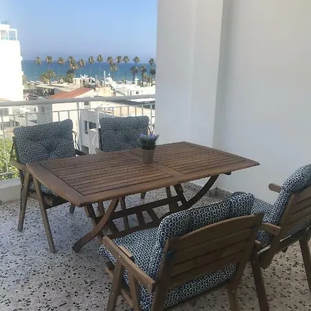 Appartamento Nice Flat In The City Centre And 2 Min From Beach Larnaca