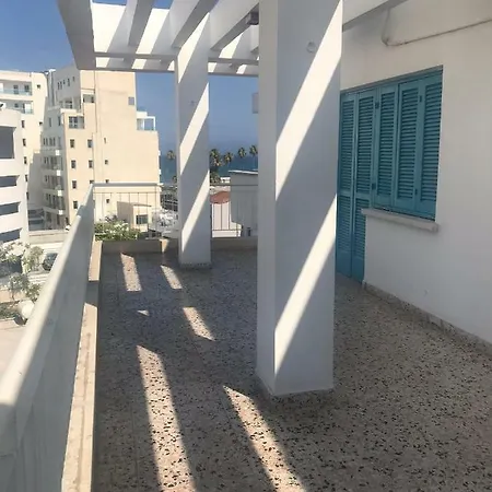 Nice Flat In The City Centre And 2 Min From Beach Appartamento